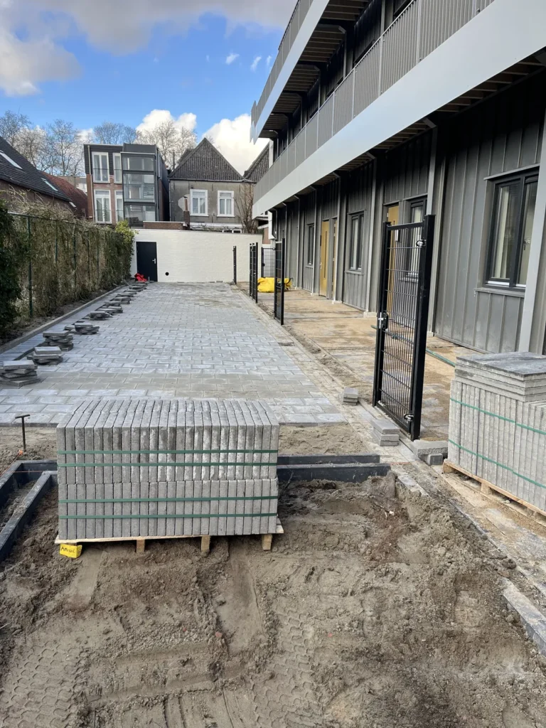 Aanleg van een smalle doorgang