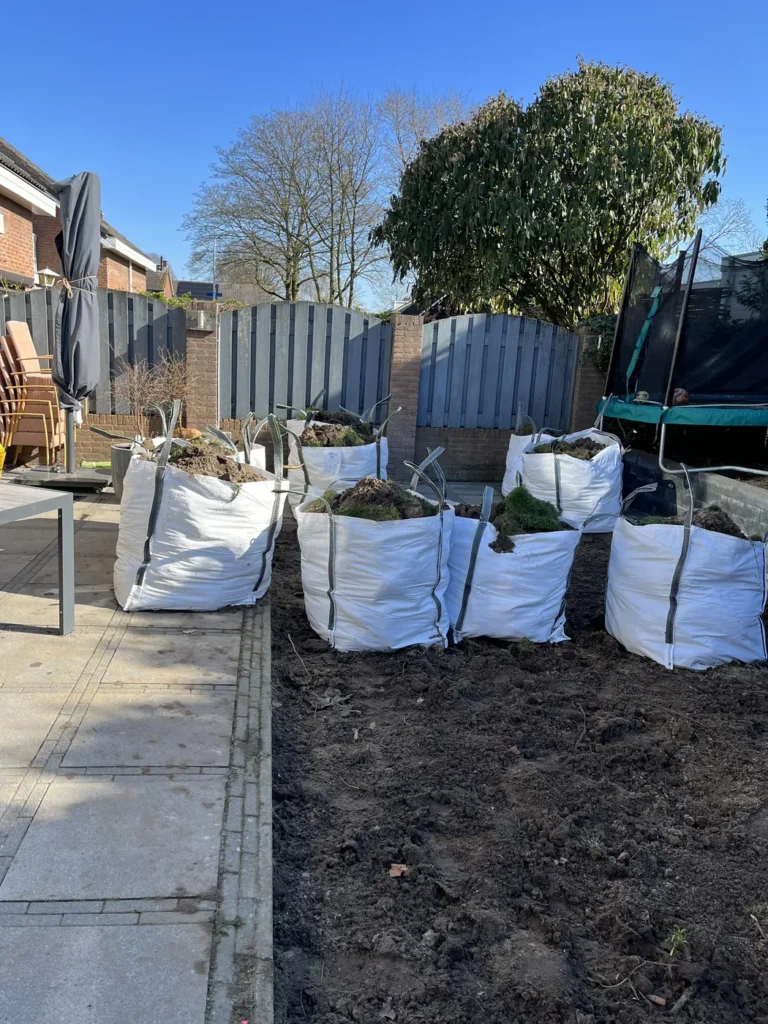 Aanvoer van grond en materialen